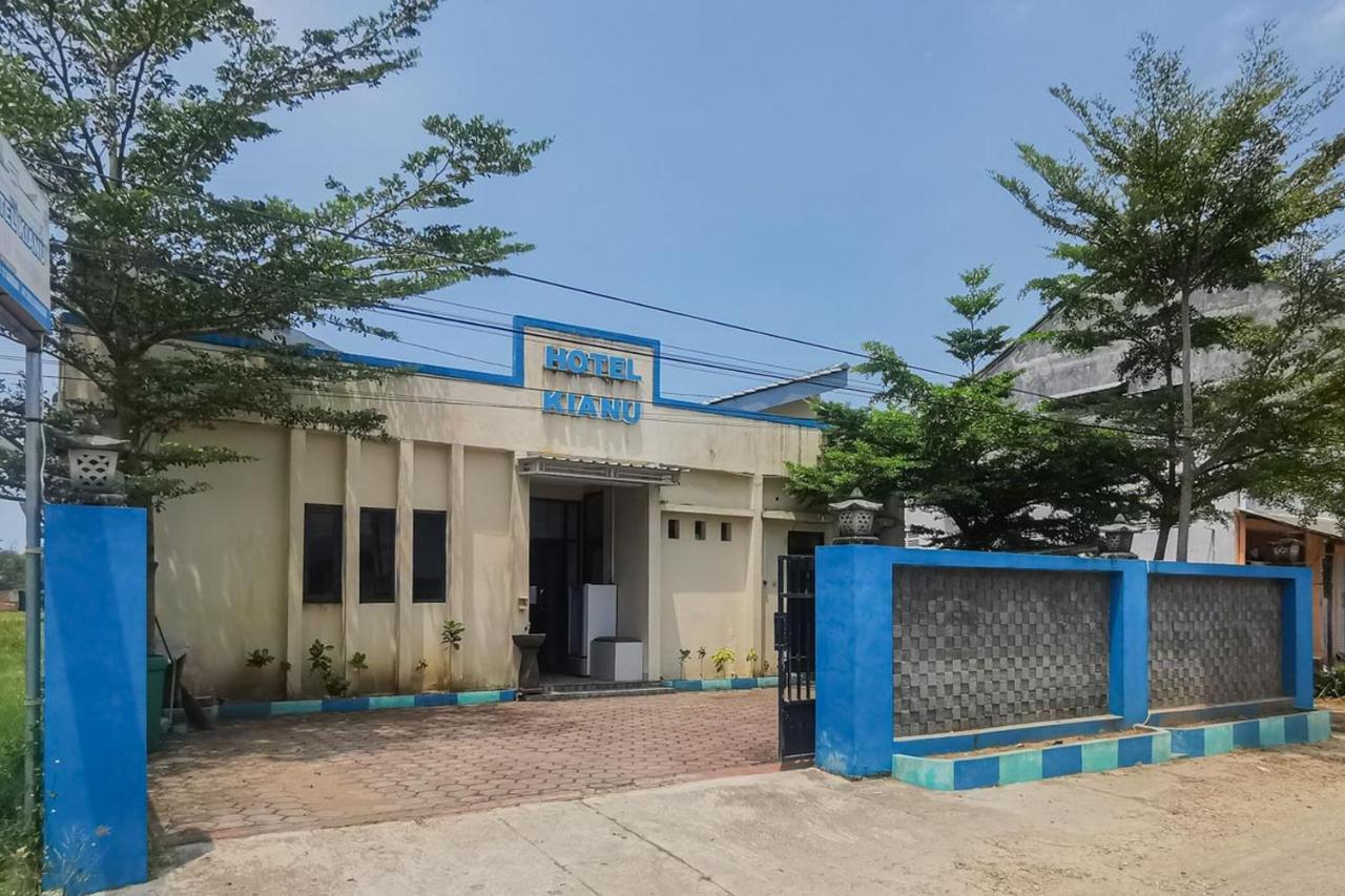 Hotel Reddoorz Near Pantai Pancer Door Pacitan Exterior foto